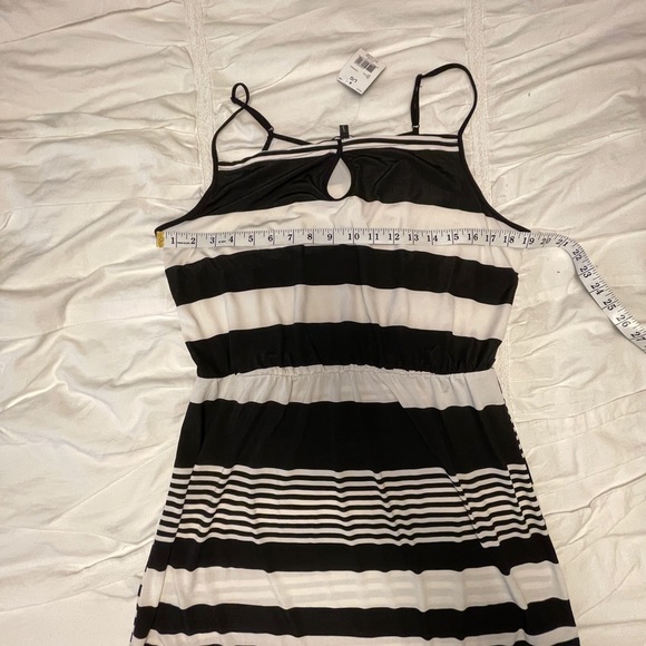 🍀4 for $25🍀 

🌟BRAND NEW🌟 black & white stripped dress - Picture 7 of 7